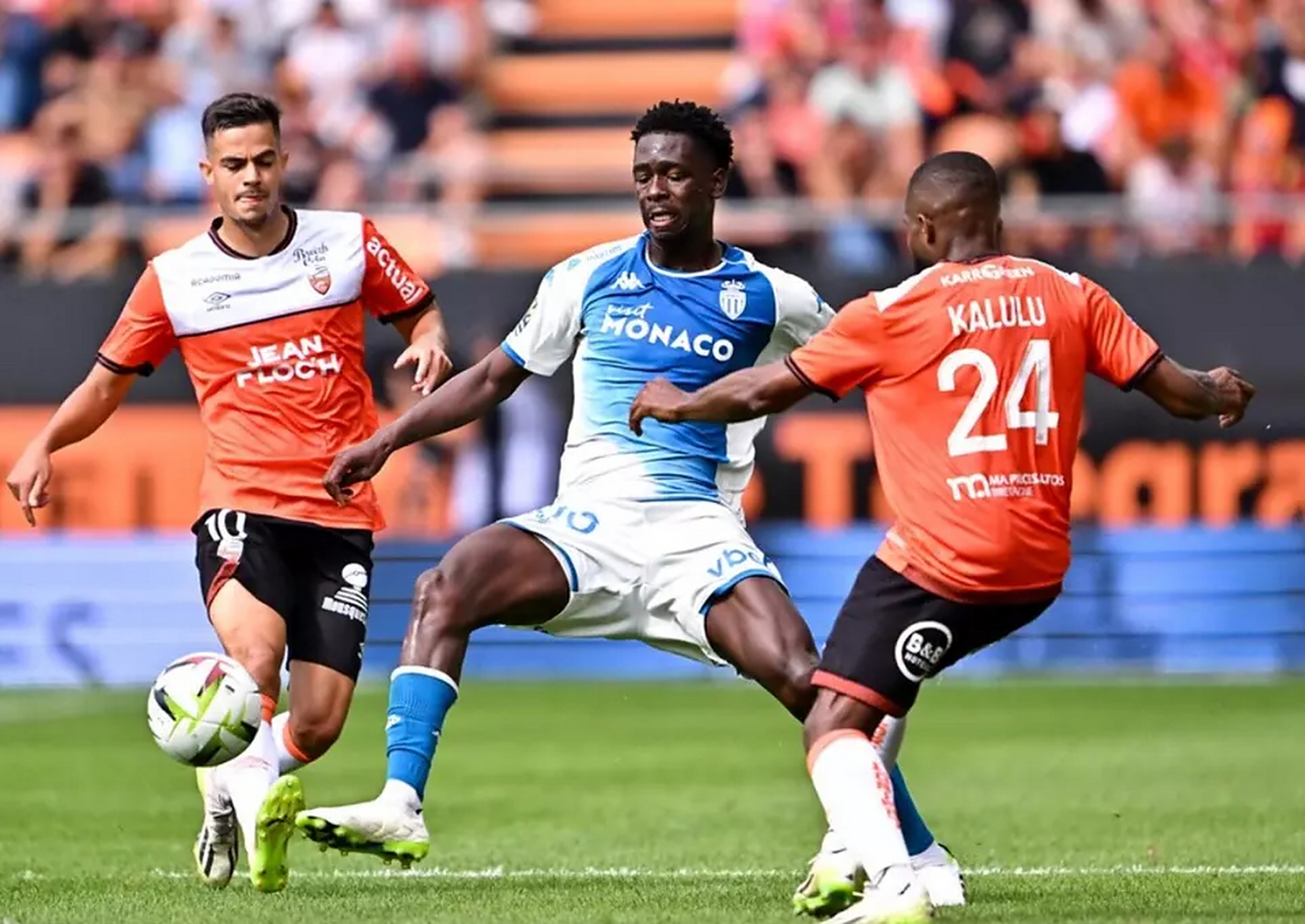 包含从关键时刻那不勒斯防线松动到印第安纳步行者完成体检备战法甲，西亚卡姆与40激战巴塞罗那分钟的词条开云娱乐